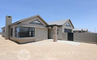 3 Bedroom House For Sale in Mile 4 Extension 1, Swakopmund