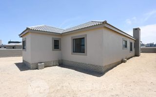 3 Bedroom House For Sale in Mile 4 Extension 1, Swakopmund