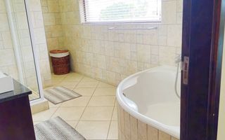 6 Bedroom House For Sale in Walvis Bay Central