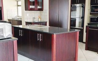 6 Bedroom House For Sale in Walvis Bay Central