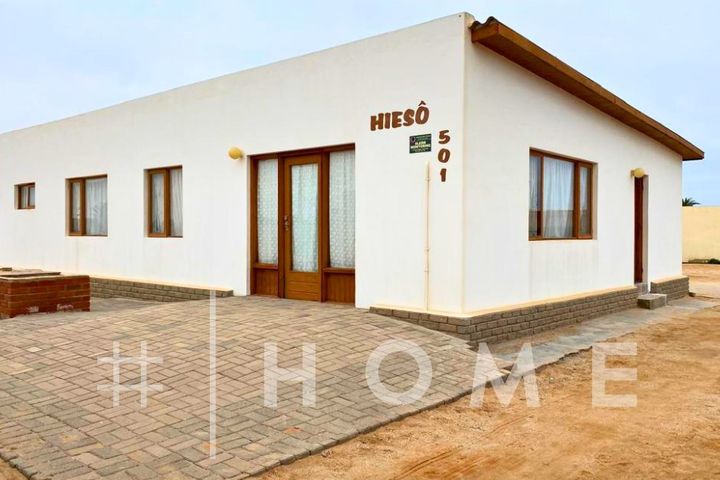 3 Bedroom House For Sale in Henties Bay Central, Henties Bay