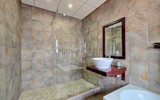 4 Bedroom House For Sale in Long Beach