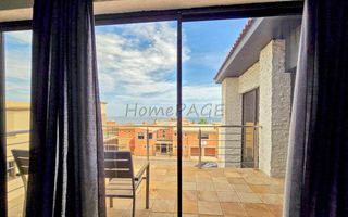 4 Bedroom House For Sale in Long Beach