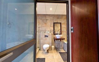 4 Bedroom House For Sale in Long Beach