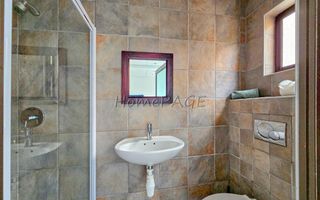 4 Bedroom House For Sale in Long Beach