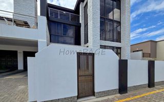 4 Bedroom House For Sale in Long Beach