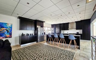 4 Bedroom House For Sale in Long Beach