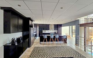 4 Bedroom House For Sale in Long Beach