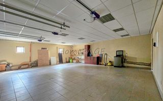 4 Bedroom House For Sale in Long Beach