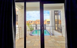 4 Bedroom House For Sale in Long Beach