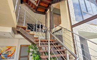 4 Bedroom House For Sale in Long Beach