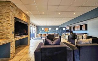 4 Bedroom House For Sale in Long Beach