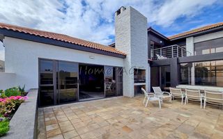 4 Bedroom House For Sale in Long Beach