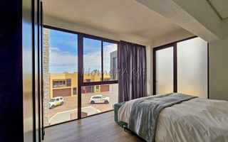 4 Bedroom House For Sale in Long Beach