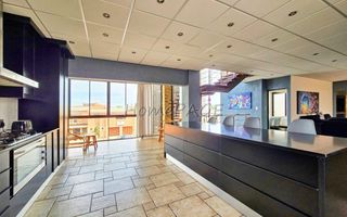 4 Bedroom House For Sale in Long Beach