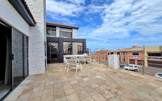 4 Bedroom House For Sale in Long Beach