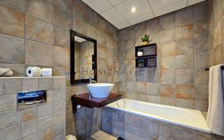 4 Bedroom House For Sale in Long Beach