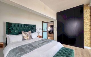 4 Bedroom House For Sale in Long Beach