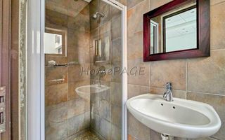 4 Bedroom House For Sale in Long Beach