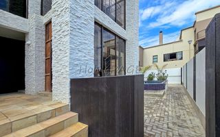 4 Bedroom House For Sale in Long Beach