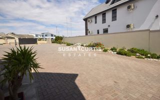 4 Bedroom House For Sale in Hage Heights, Swakopmund