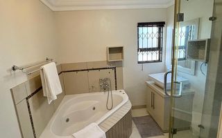 3 Bedroom House For Sale in Long Beach