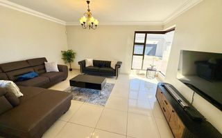 3 Bedroom House For Sale in Long Beach