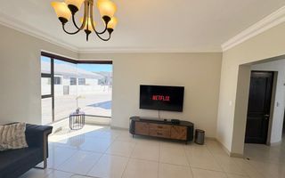 3 Bedroom House For Sale in Long Beach