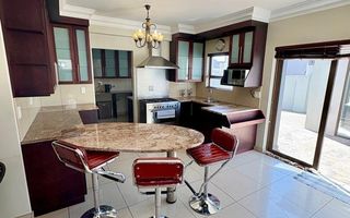 3 Bedroom House For Sale in Long Beach