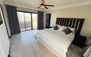 3 Bedroom House For Sale in Long Beach