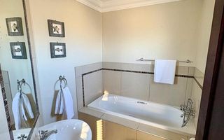 3 Bedroom House For Sale in Long Beach