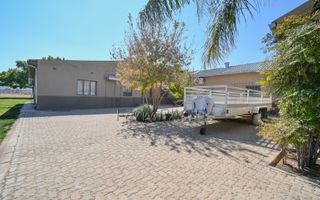 4 Bedroom Small Holding / Plot For Sale in Otavi