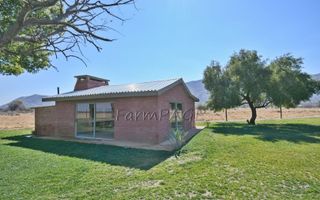4 Bedroom Small Holding / Plot For Sale in Otavi