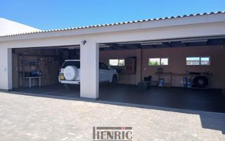 4 Bedroom House For Sale in Ocean View, Swakopmund