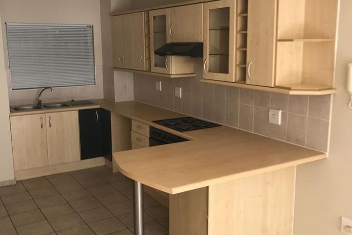 2 Bedroom Apartment For Sale in Pioneerspark, Windhoek