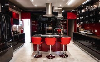 5 Bedroom House For Sale in Kleine Kuppe, Windhoek