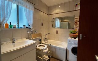 6 Bedroom House For Sale in Olympia, Windhoek