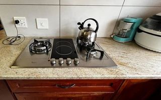 6 Bedroom House For Sale in Olympia, Windhoek