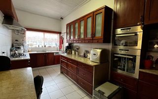 6 Bedroom House For Sale in Olympia, Windhoek