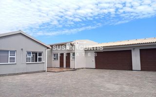 4 Bedroom House For Sale in Ocean View, Swakopmund