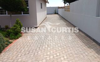 4 Bedroom House For Sale in Ocean View, Swakopmund