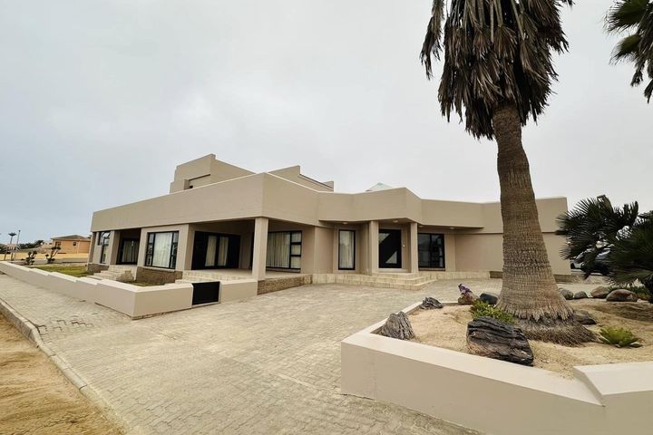 4 Bedroom House For Sale in Swakopmund Central, Swakopmund