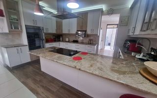 6 Bedroom House For Sale in Auasblick, Windhoek