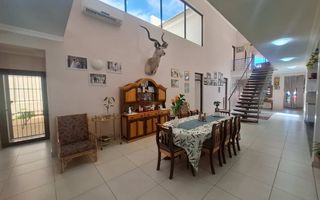 6 Bedroom House For Sale in Auasblick, Windhoek