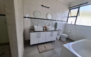 6 Bedroom House For Sale in Auasblick, Windhoek