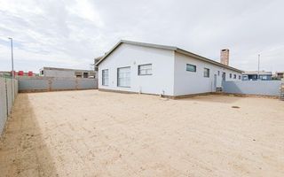 4 Bedroom House For Sale in Mile 4 Extension 1, Swakopmund