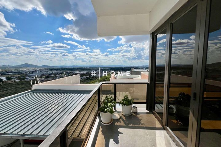 5 Bedroom House For Sale in Kleine Kuppe, Windhoek