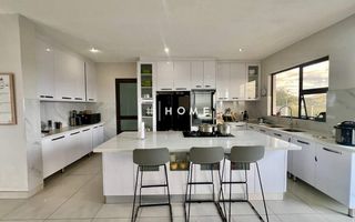 5 Bedroom House For Sale in Kleine Kuppe, Windhoek