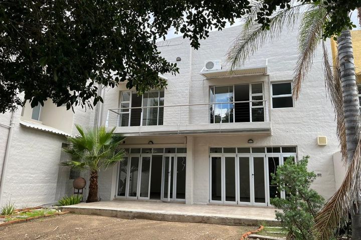 4 Bedroom House For Sale in Erospark, Windhoek