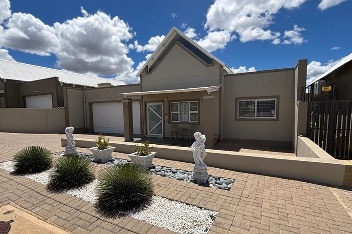 4 Bedroom House For Sale in Elisenheim, Windhoek